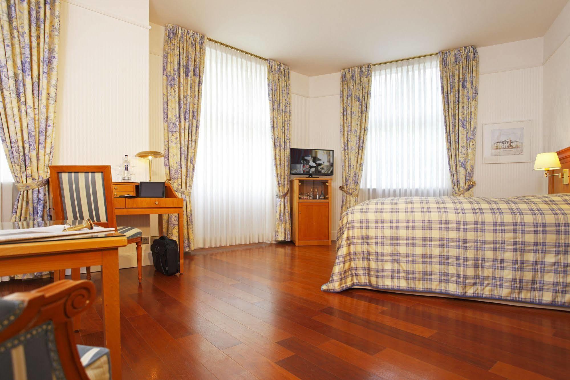 Hotel Schlosshotel Karlsruhe 4*